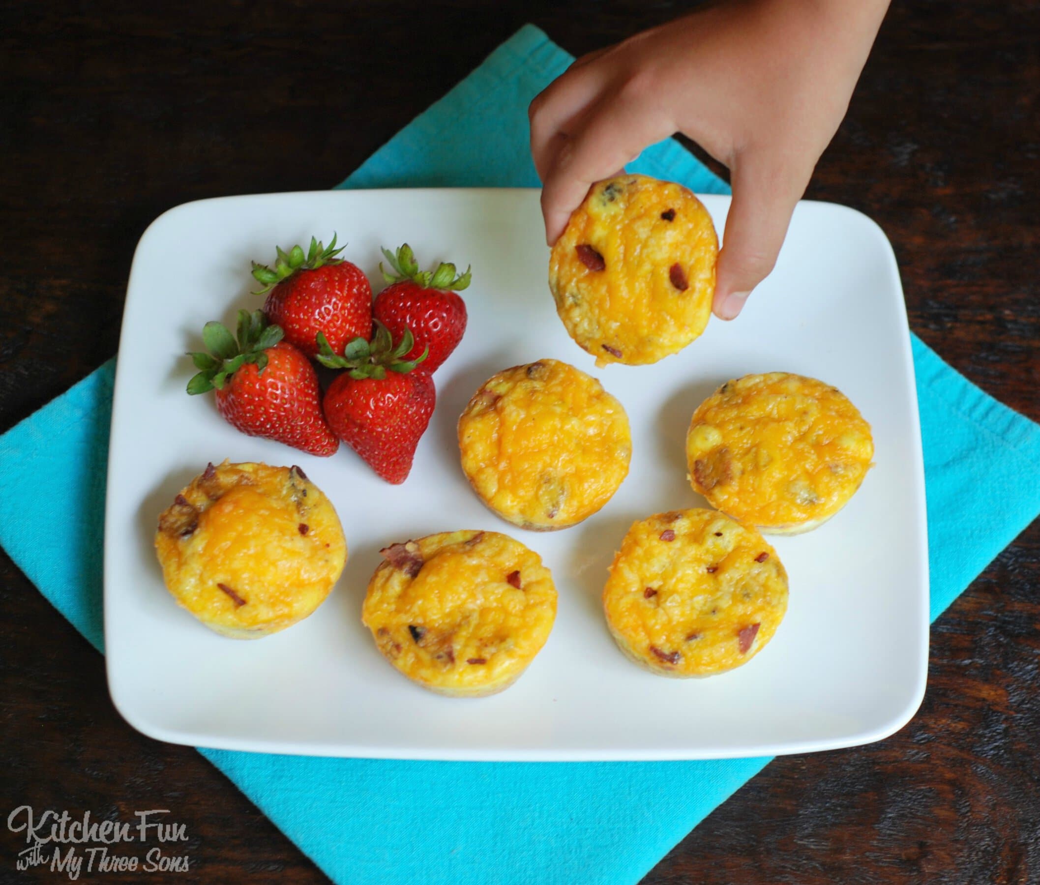 Easy Bacon, Toast, Egg & Cheese Muffins....the BEST Back to School Breakfast idea!