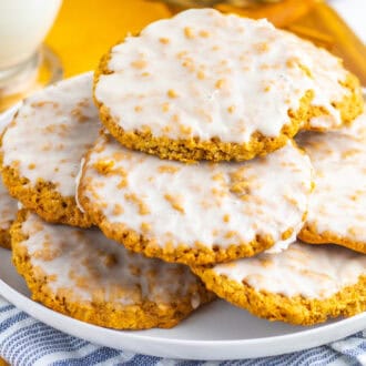 Iced Oatmeal Cookies feature